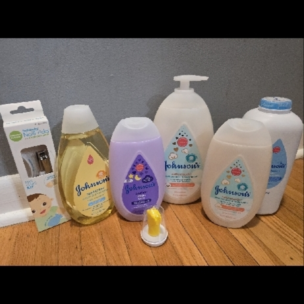 Kids Bath, Skin & Hair Care Set - Yellow, Purple, White